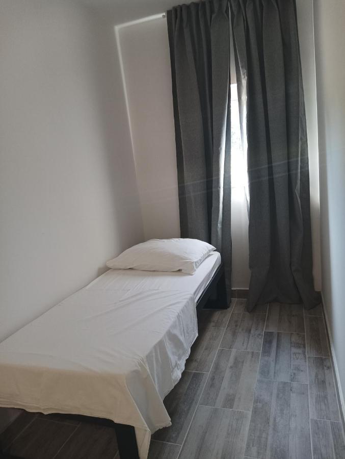 Val Apartmani, Stara Novalja Exterior photo