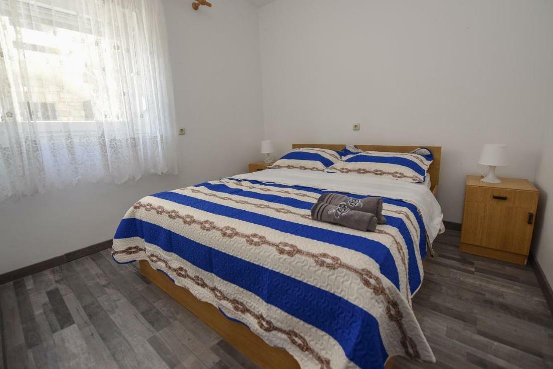 Val Apartmani, Stara Novalja Exterior photo